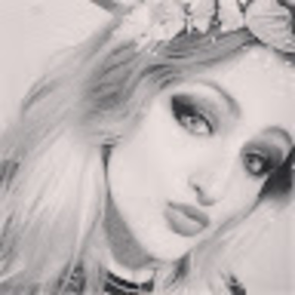 Meet your Posher, Donna - Picture 1 of 1